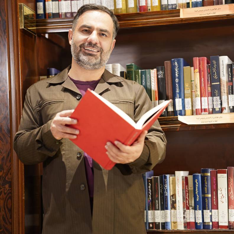 علاقه به کتاب و ادبیات